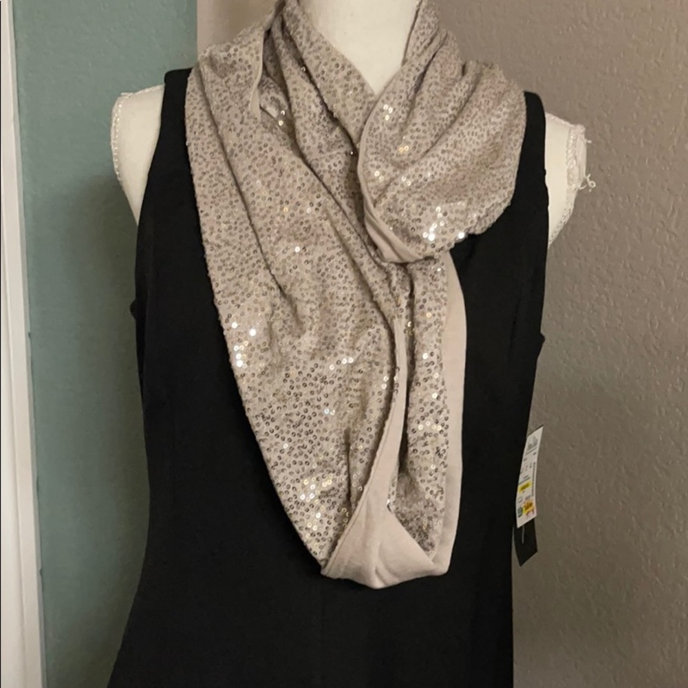 Sparkly scarf 36”Loop Inc NWT